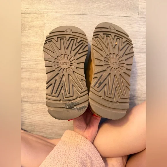 UGG Tasman in Brown and Red - Picture 7 of 9